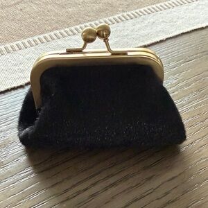 Elegant Black Clasp Coin Purse